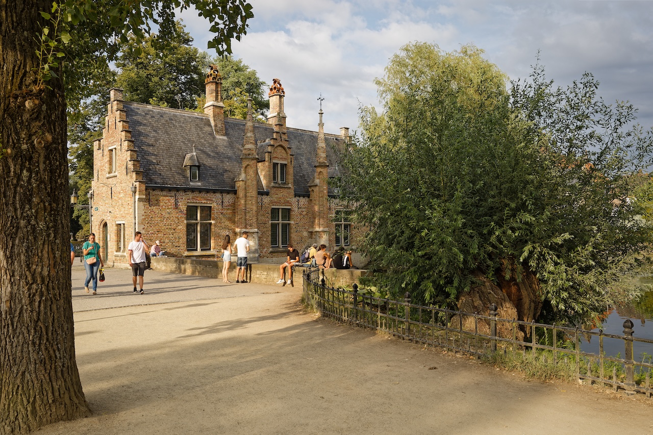 Photo of Brugge, België. Sashuis.